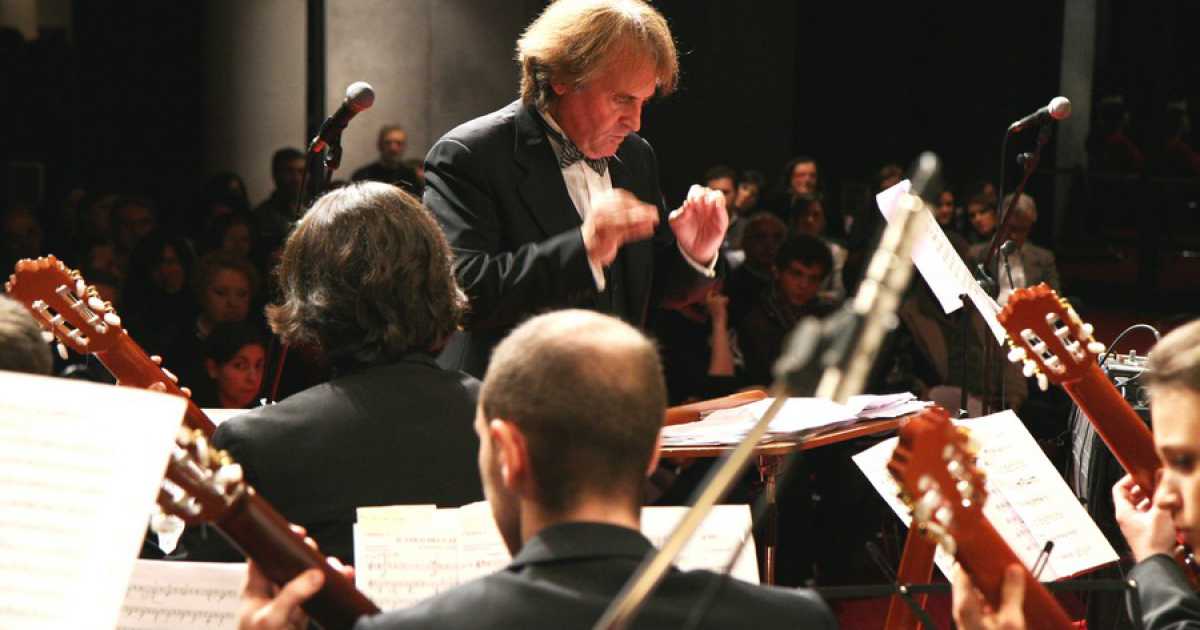 Bari, l'orchestra di chitarre De Falla: �Con noi la "sei corde" � di nuovo protagonista�
